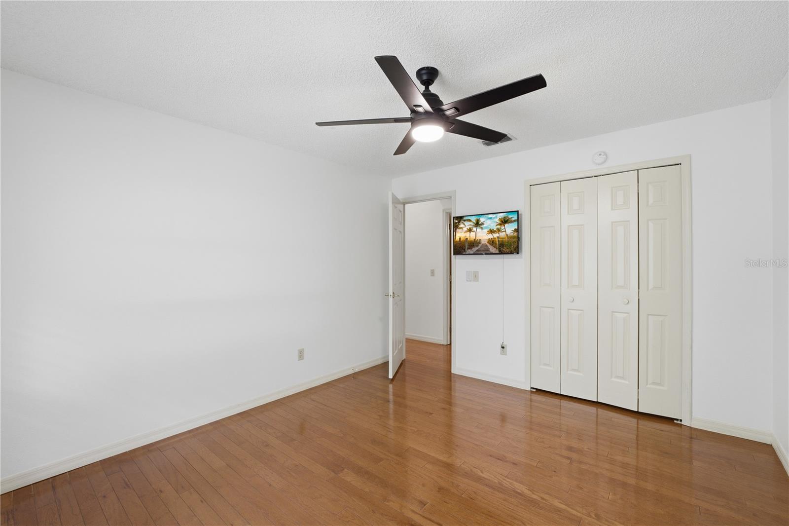 Image 34 of 55 For 7141 Wooded Village Lane