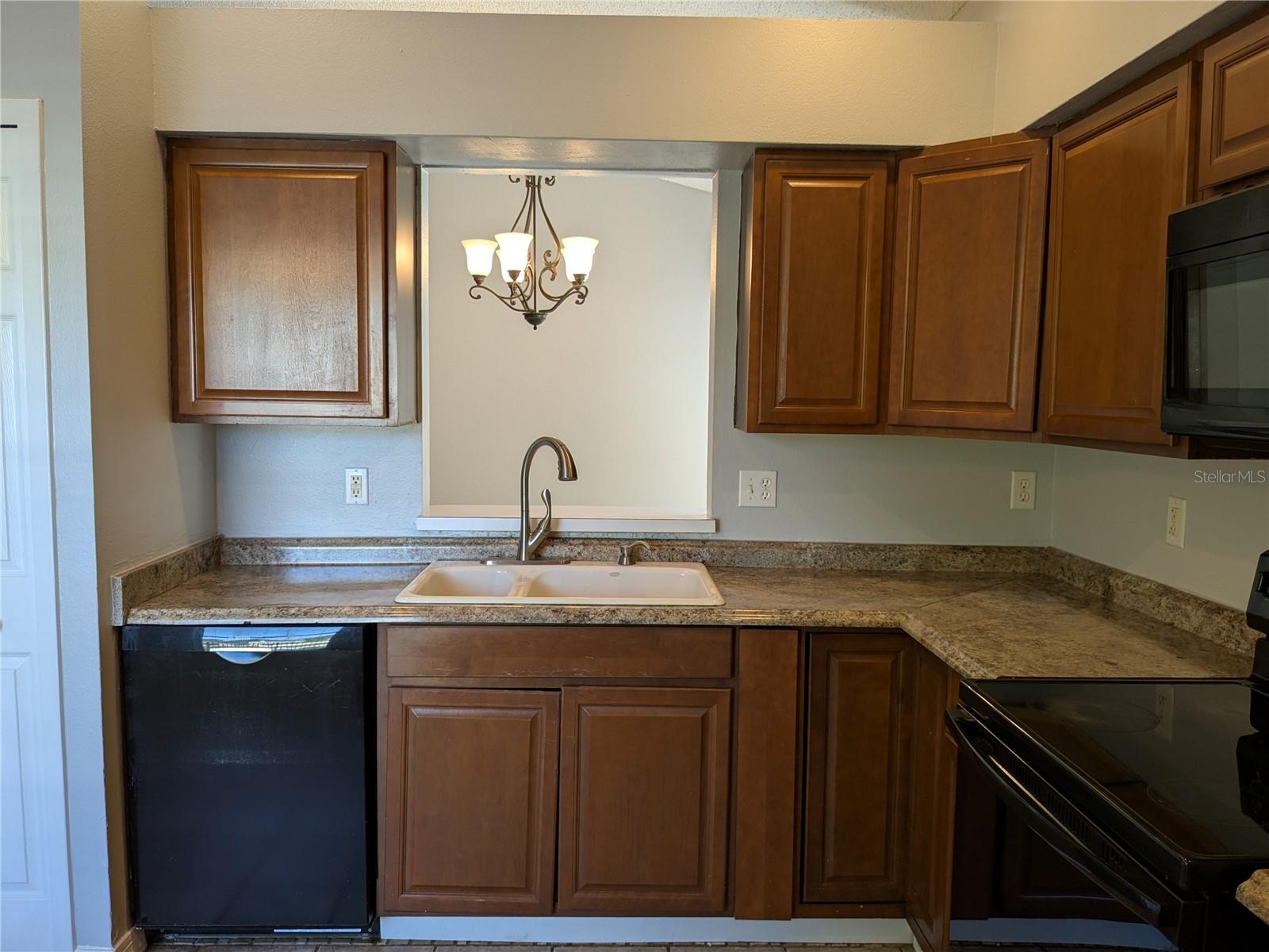 Image 12 of 43 For 1020 Stonechapel Court