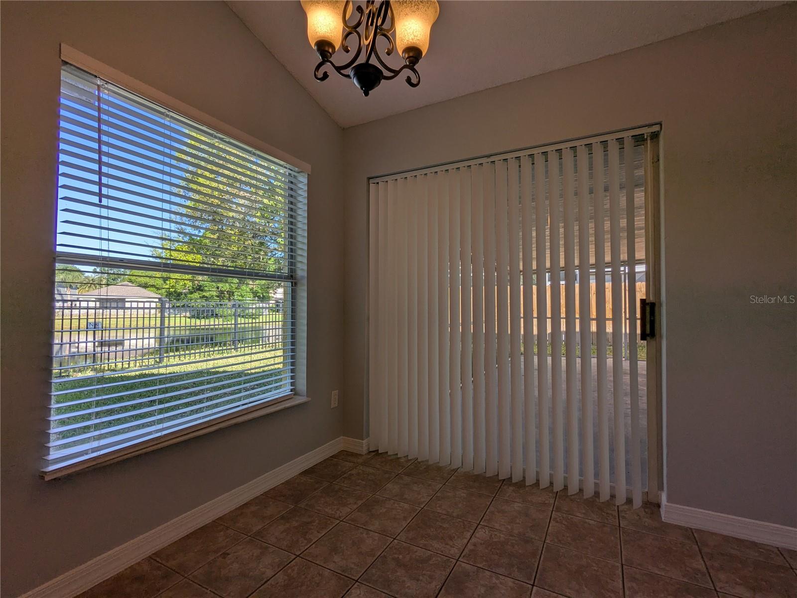 Image 15 of 43 For 1020 Stonechapel Court