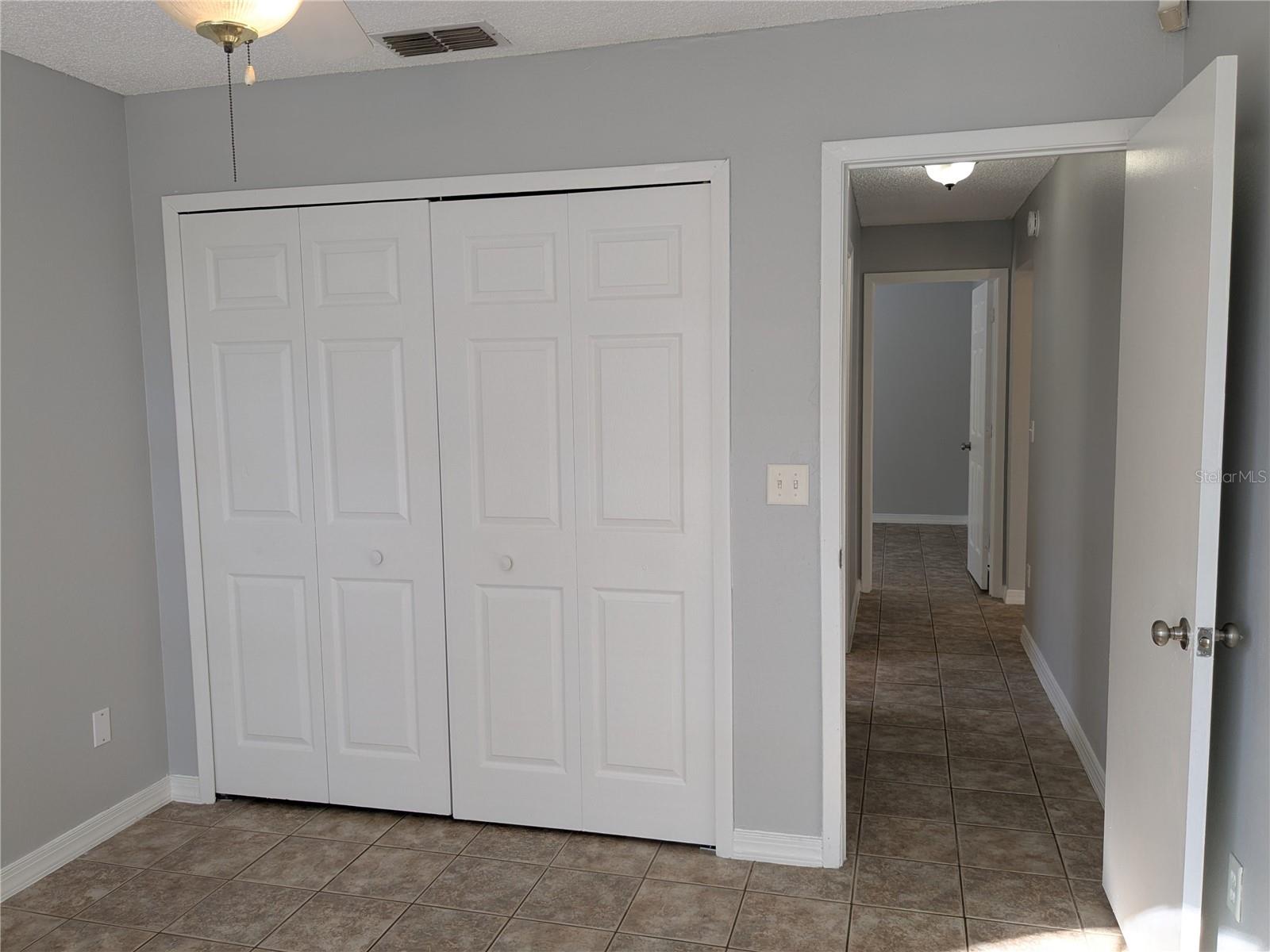 Image 23 of 43 For 1020 Stonechapel Court