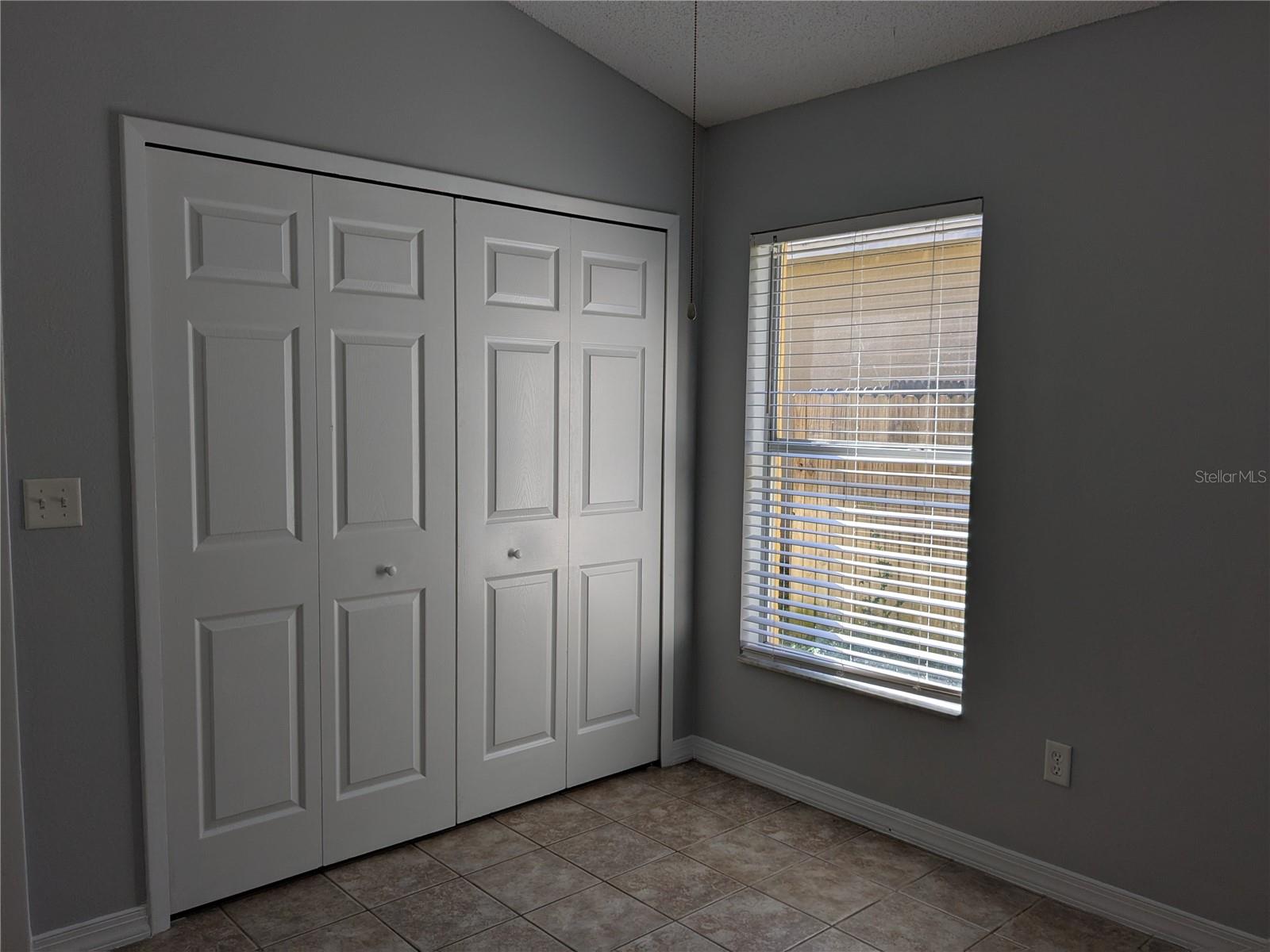 Image 27 of 43 For 1020 Stonechapel Court