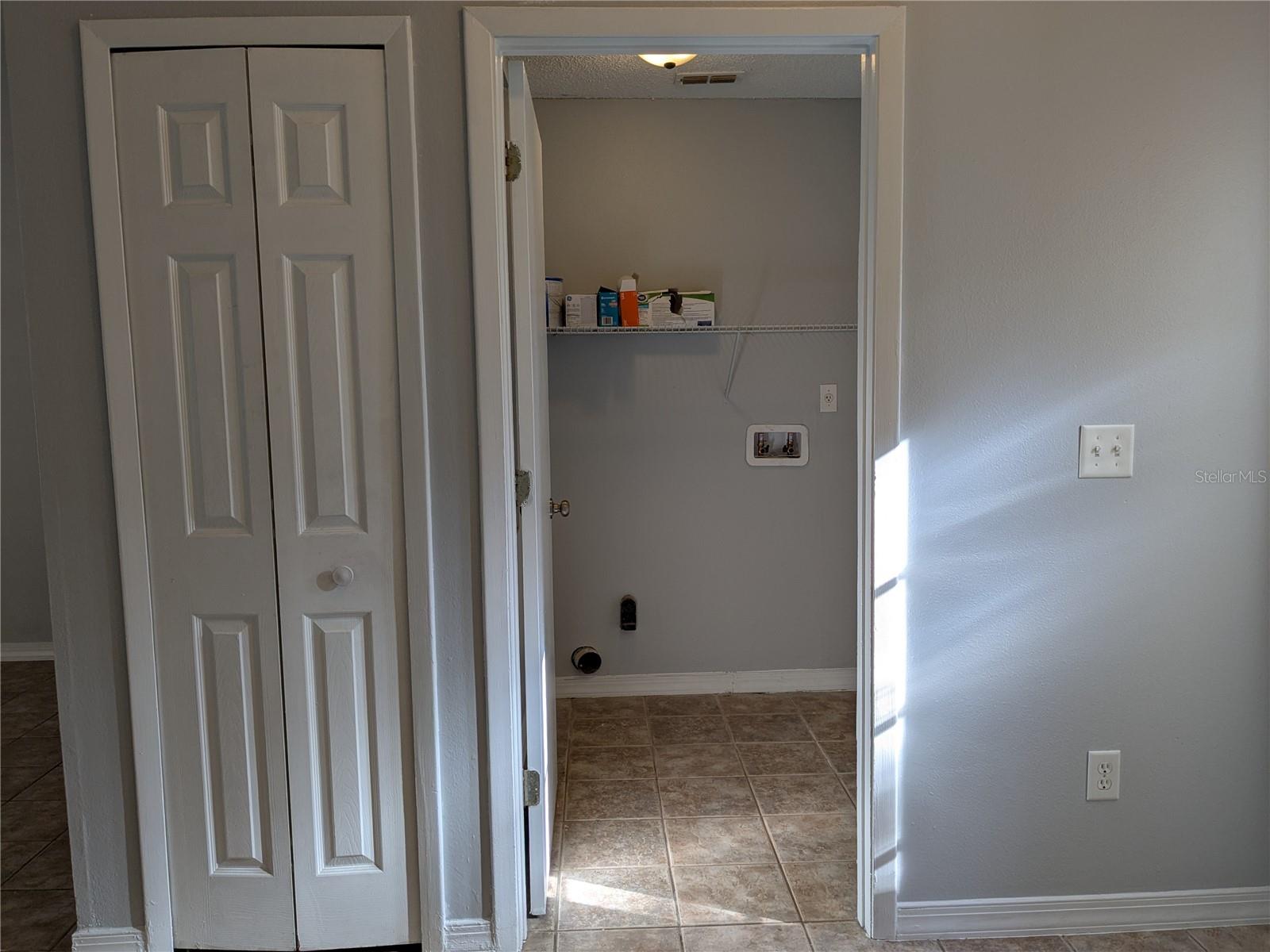 Image 37 of 43 For 1020 Stonechapel Court