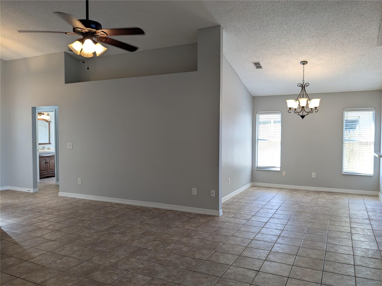 Image 5 of 43 For 1020 Stonechapel Court