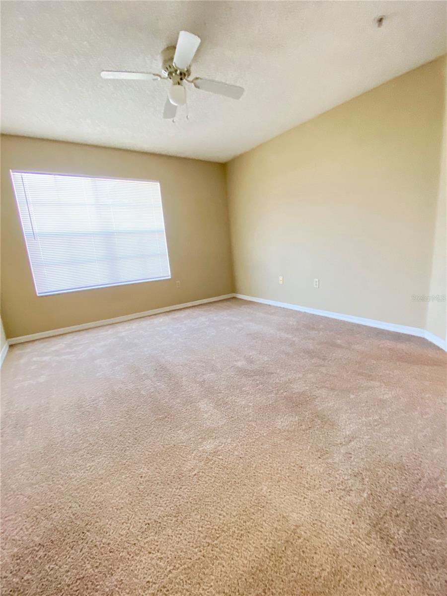 Image 11 of 29 For 1989 Summer Club Drive 305