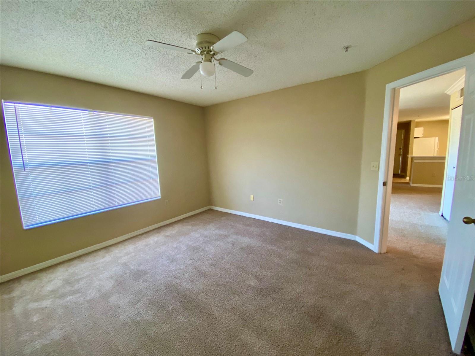 Image 12 of 29 For 1989 Summer Club Drive 305