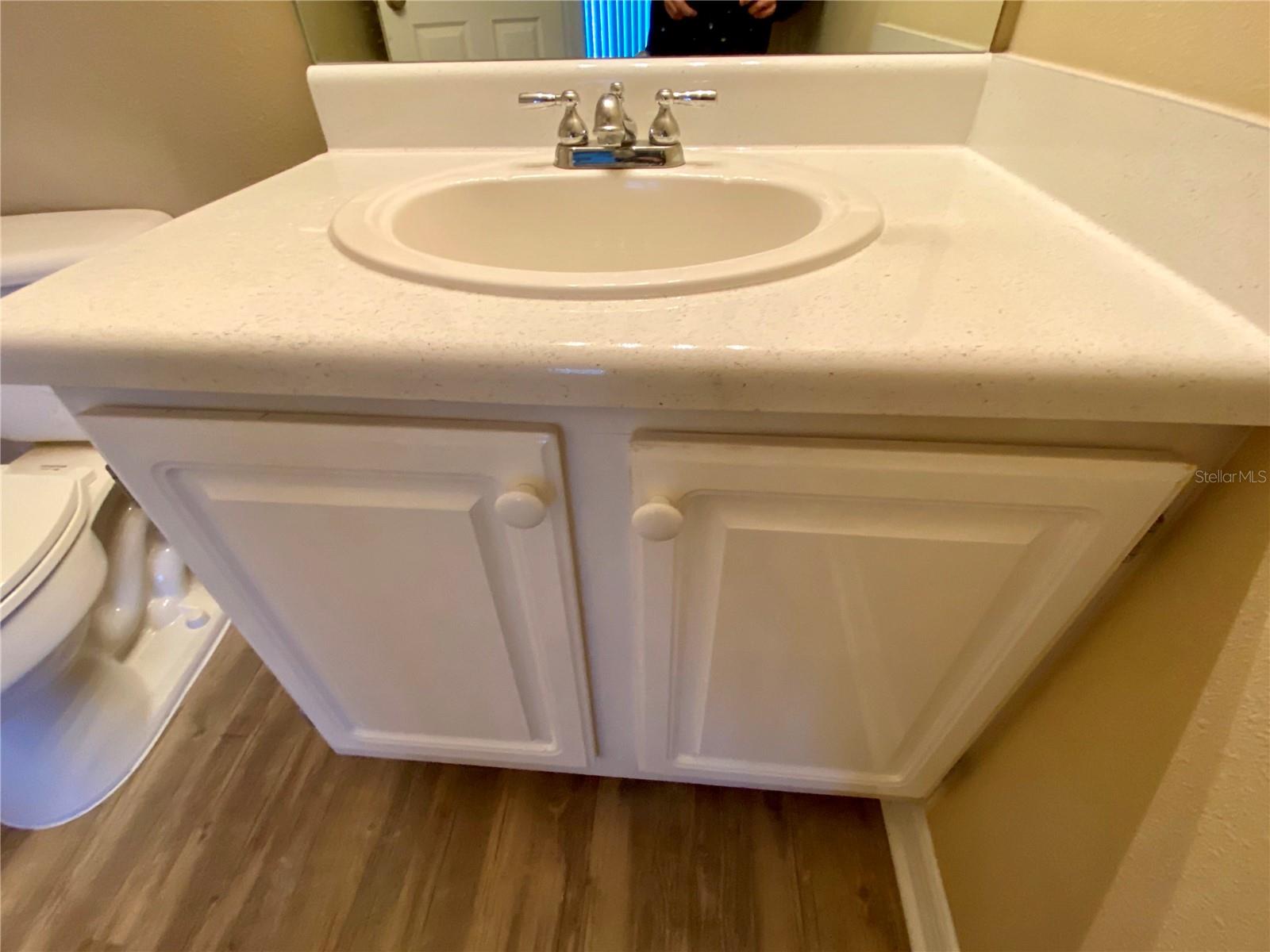 Image 18 of 29 For 1989 Summer Club Drive 305