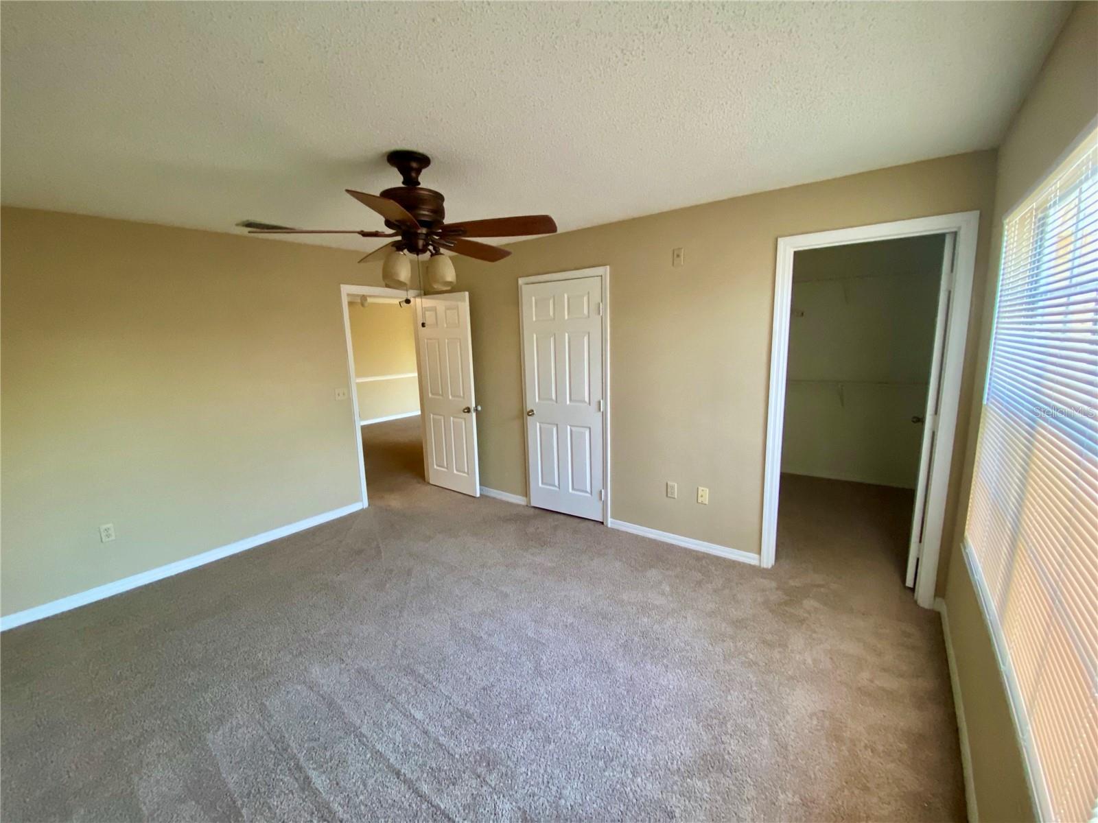 Image 20 of 29 For 1989 Summer Club Drive 305