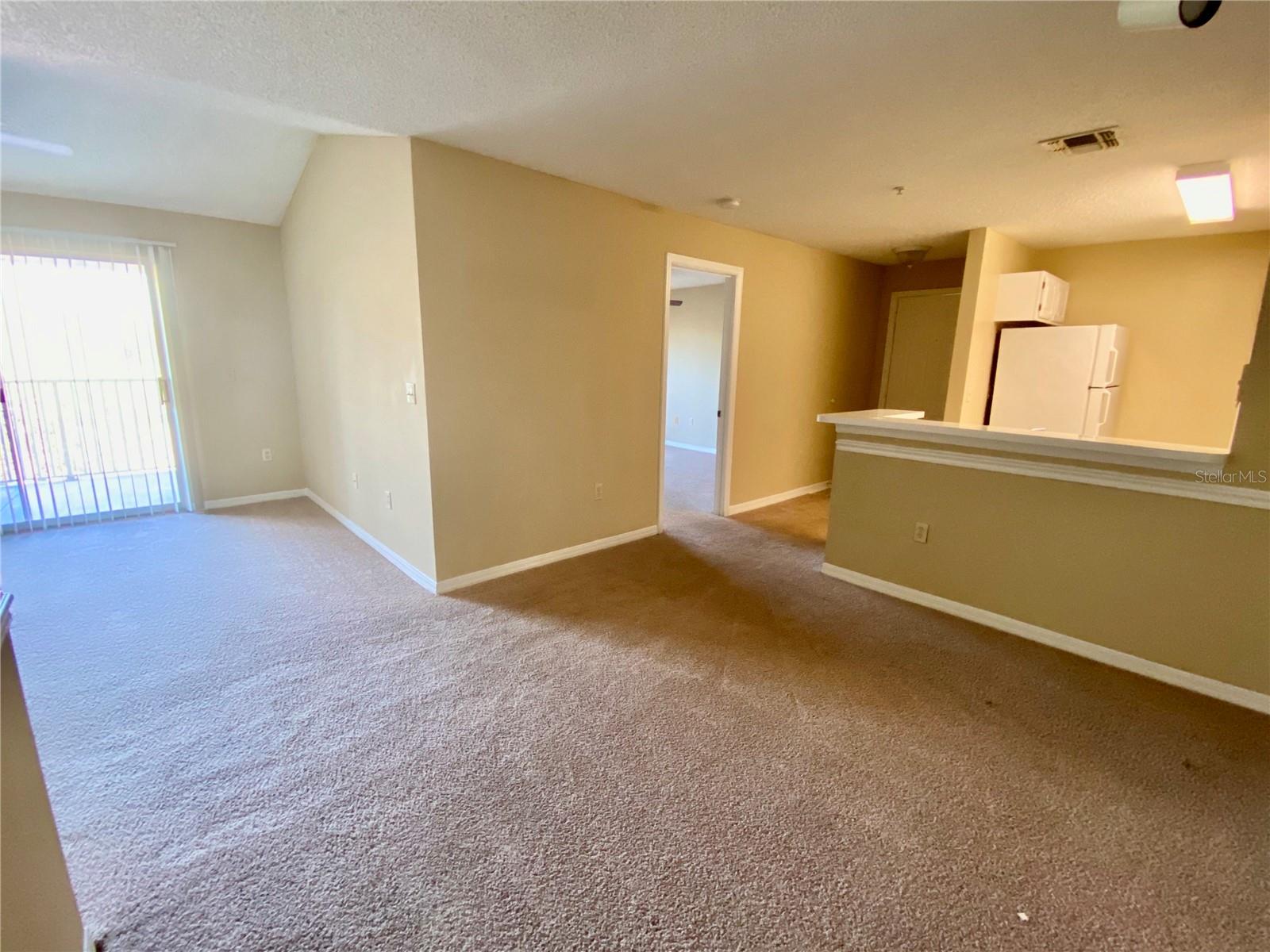 Image 26 of 29 For 1989 Summer Club Drive 305