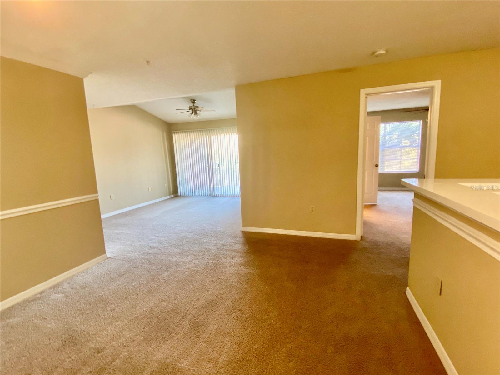 Image 5 of 29 For 1989 Summer Club Drive 305