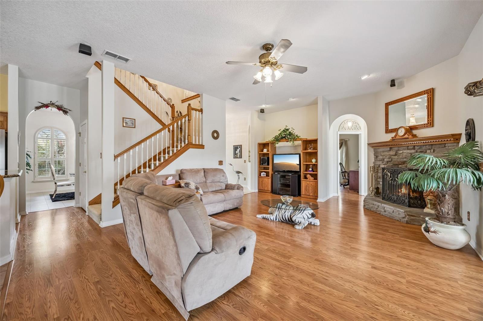 Image 11 of 42 For 3001 Canoe Creek Road