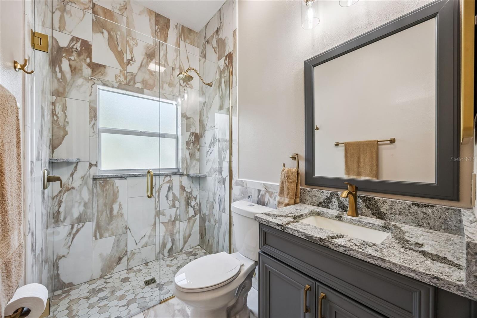 Image 17 of 42 For 3001 Canoe Creek Road