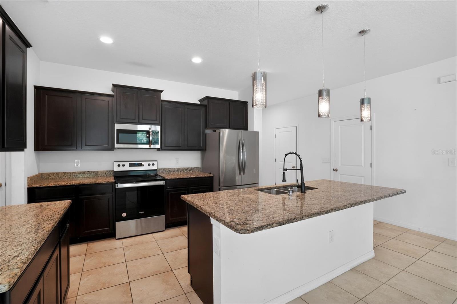 Image 17 of 38 For 11406 Warren Oaks Place