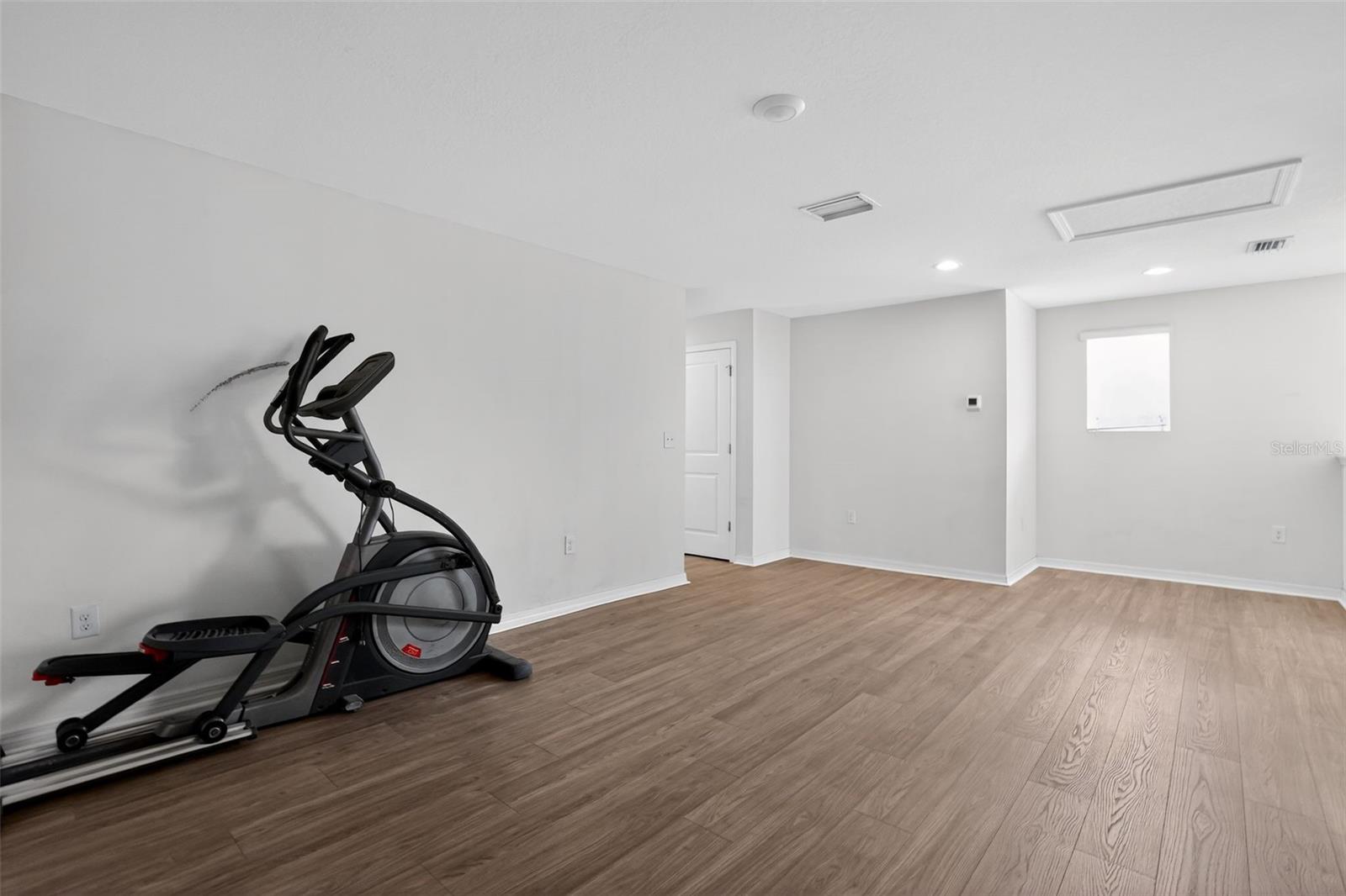 Image 31 of 38 For 11406 Warren Oaks Place