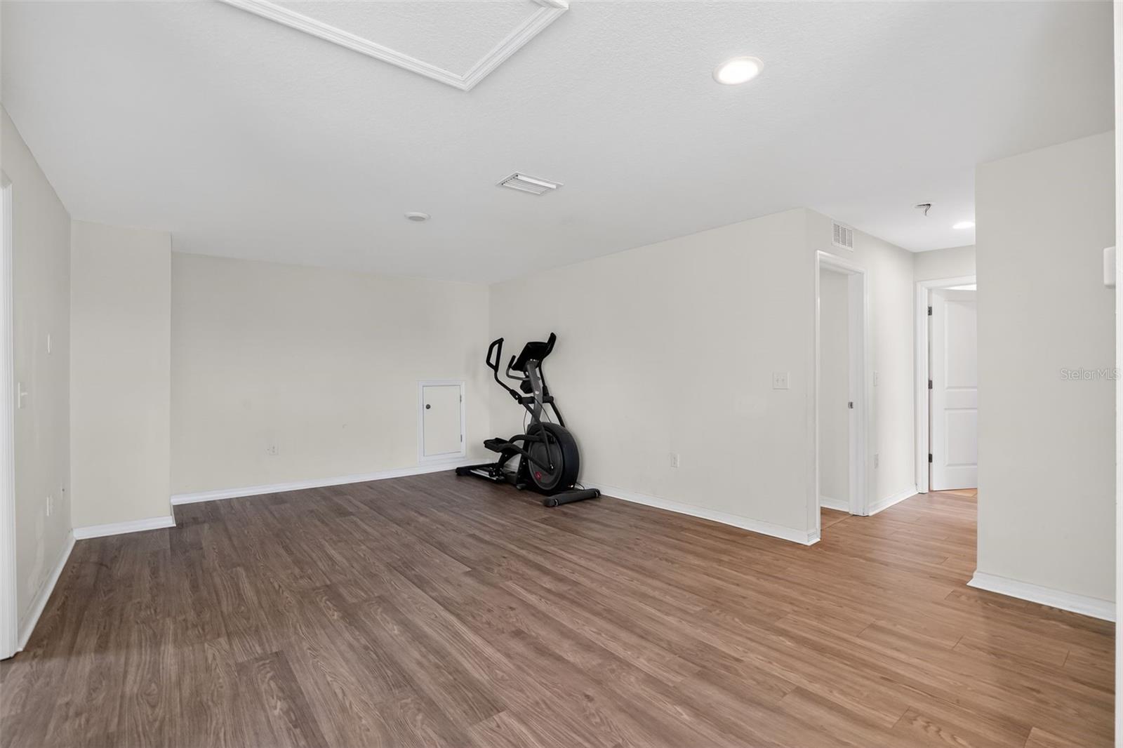 Image 36 of 38 For 11406 Warren Oaks Place