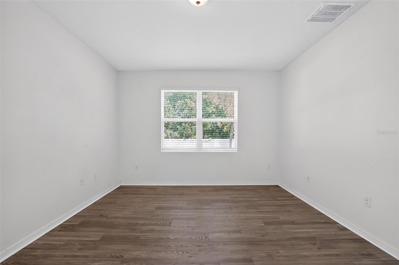 Image 9 of 38 For 11406 Warren Oaks Place