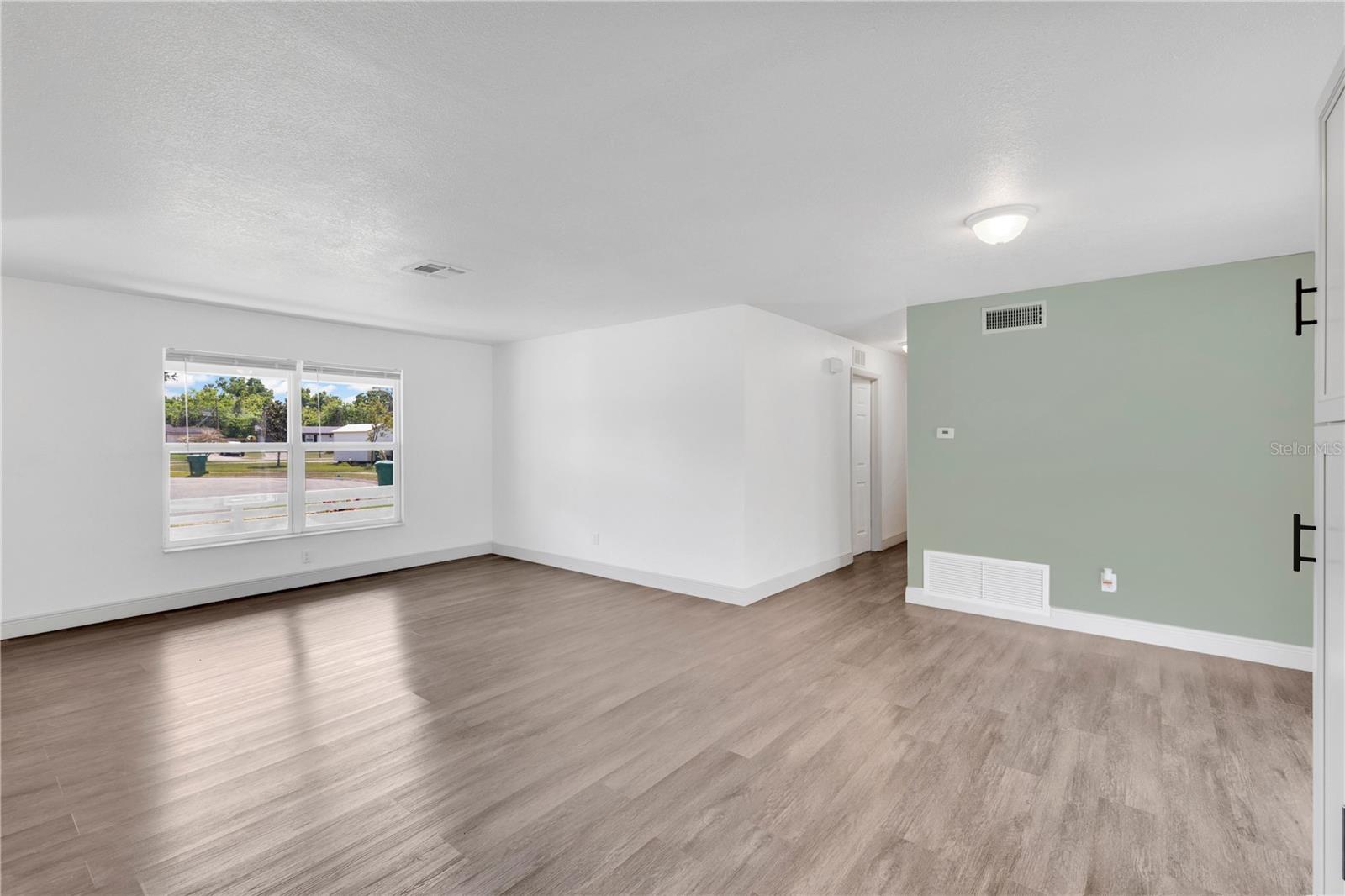 Image 9 of 30 For 1326 Stetson Court