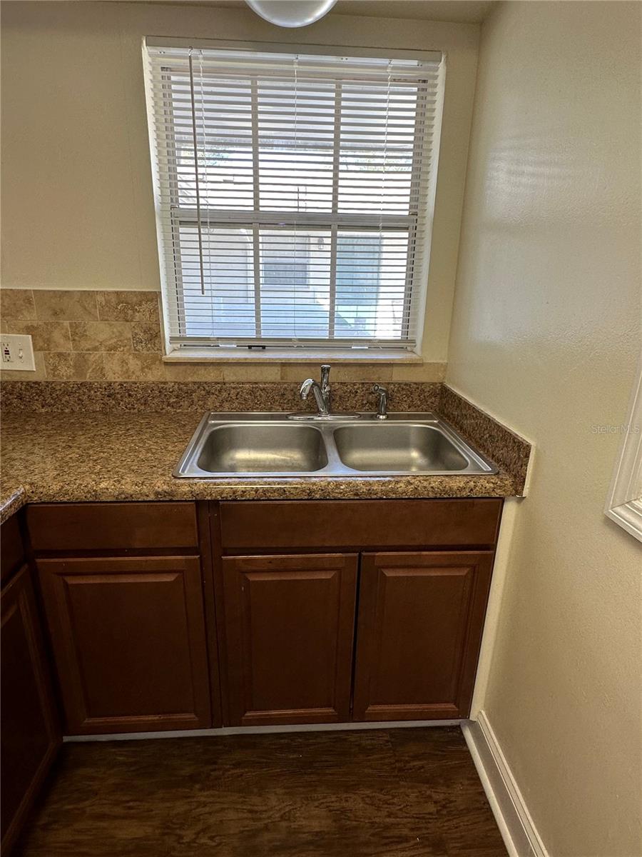 Image 4 of 17 For 500 75th Avenue N 4