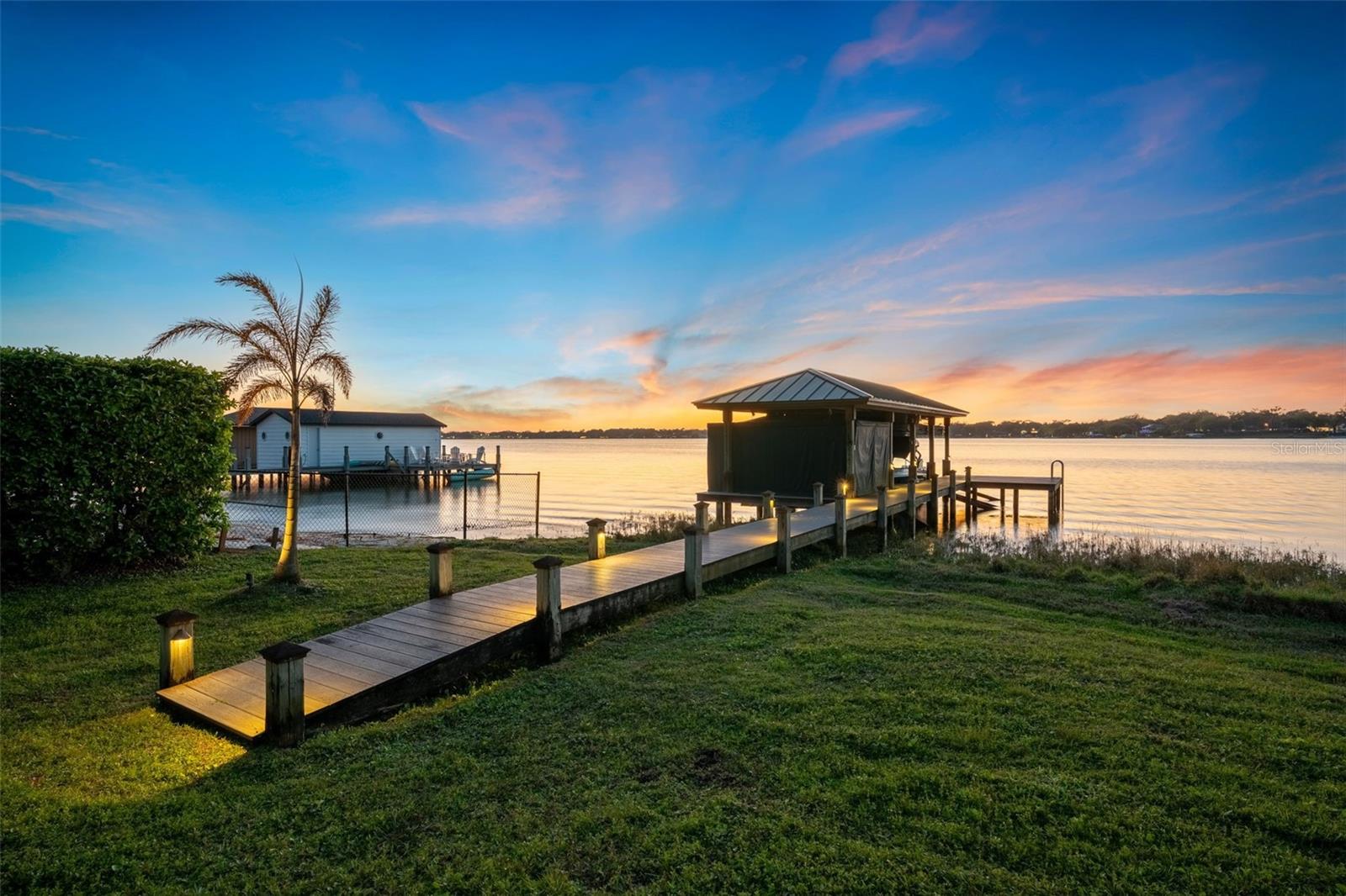 Image 10 of 59 For 5210 Oak Island Road