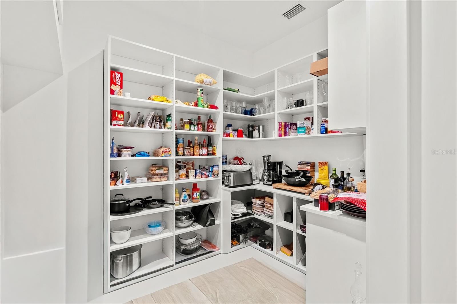 Image 20 of 59 For 5210 Oak Island Road