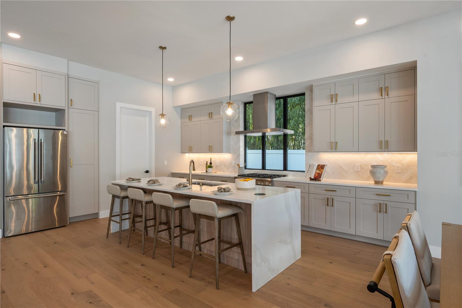 Image 10 of 41 For 785 Phelps Avenue