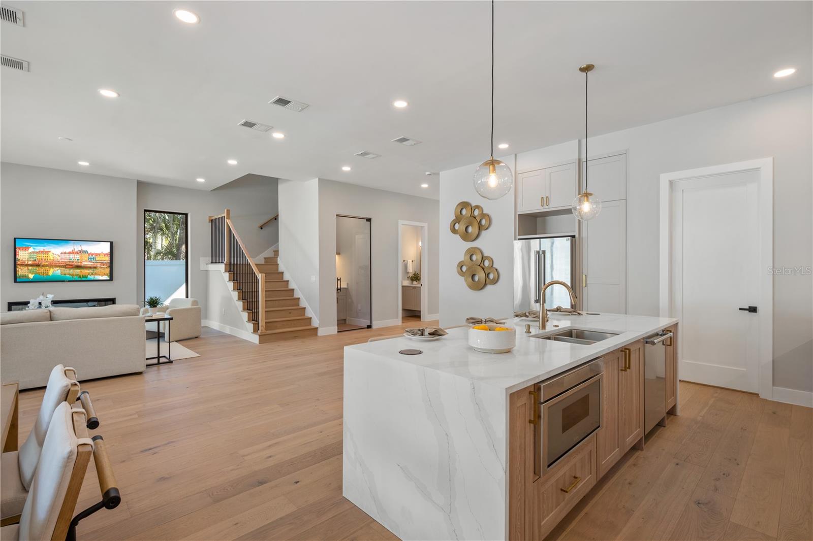 Image 12 of 41 For 785 Phelps Avenue