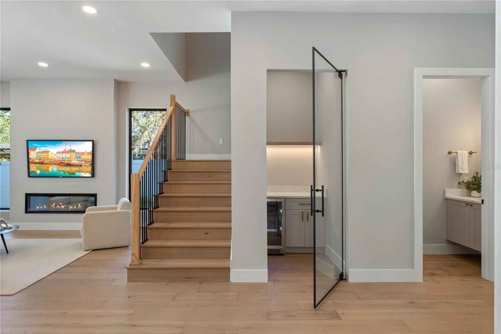 Image 14 of 41 For 785 Phelps Avenue