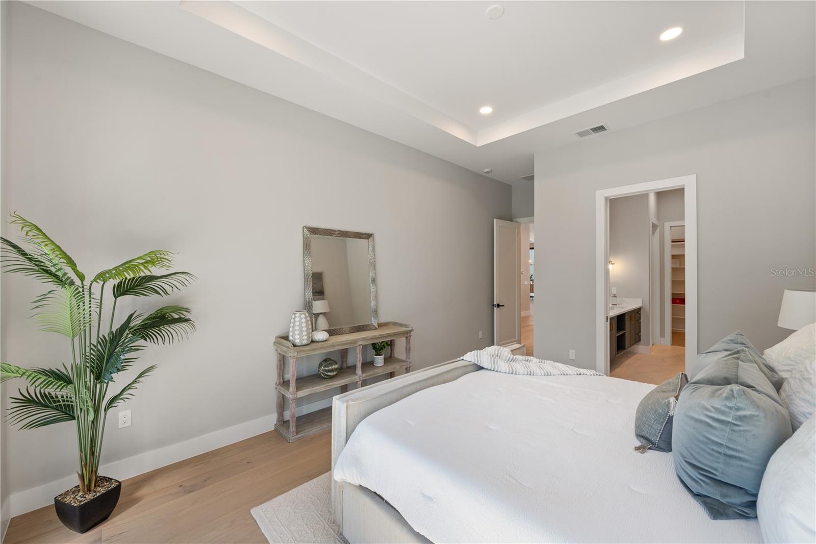 Image 16 of 41 For 785 Phelps Avenue