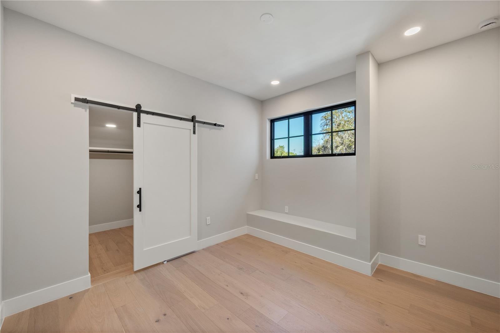 Image 25 of 41 For 785 Phelps Avenue