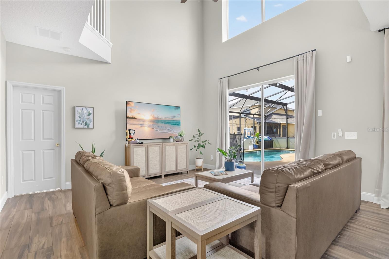 Image 10 of 45 For 152 Castaway Beach Way