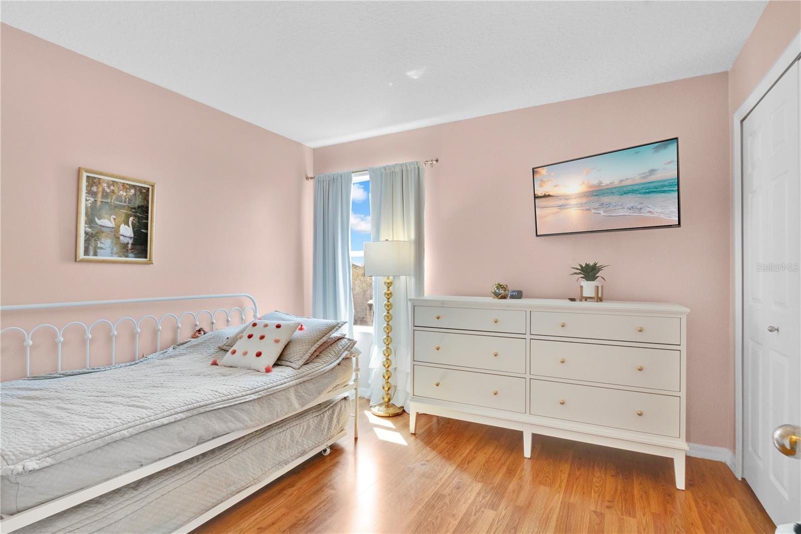 Image 25 of 45 For 152 Castaway Beach Way