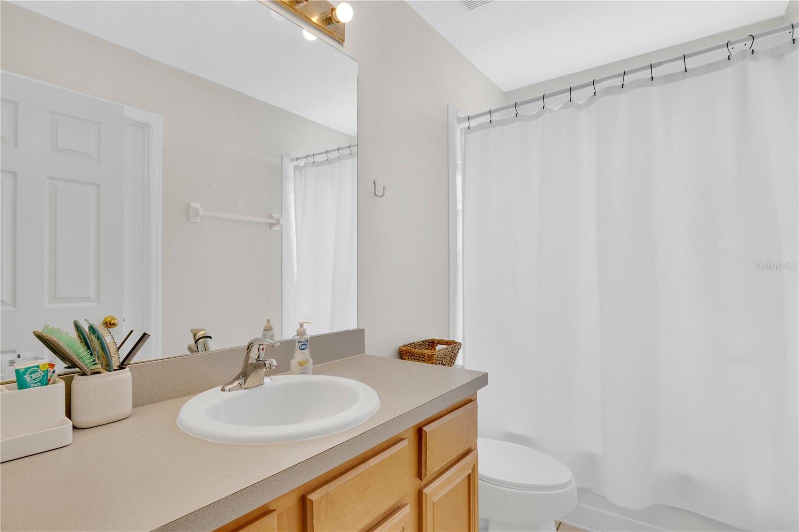 Image 26 of 45 For 152 Castaway Beach Way