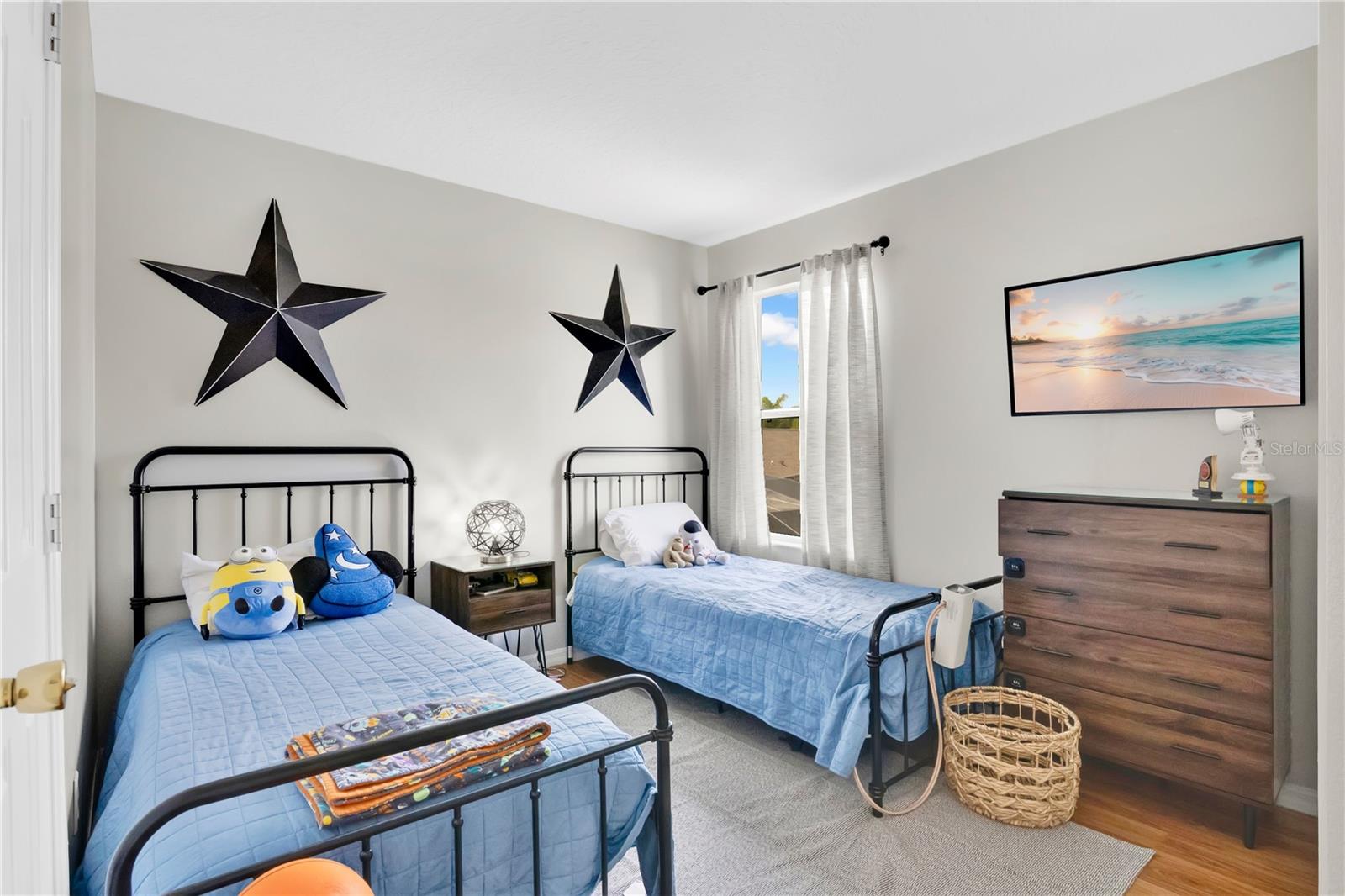 Image 27 of 45 For 152 Castaway Beach Way