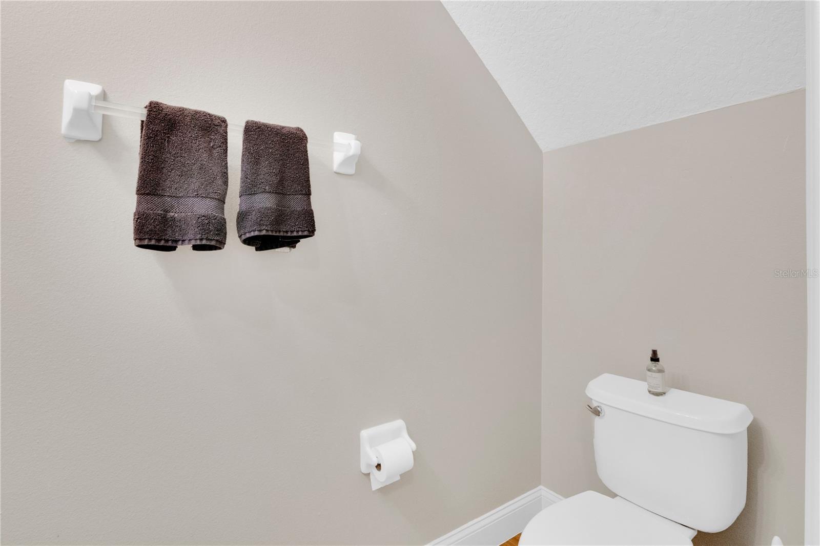 Image 32 of 45 For 152 Castaway Beach Way