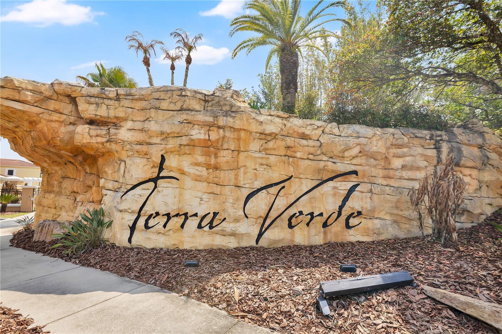 Image 5 of 45 For 152 Castaway Beach Way