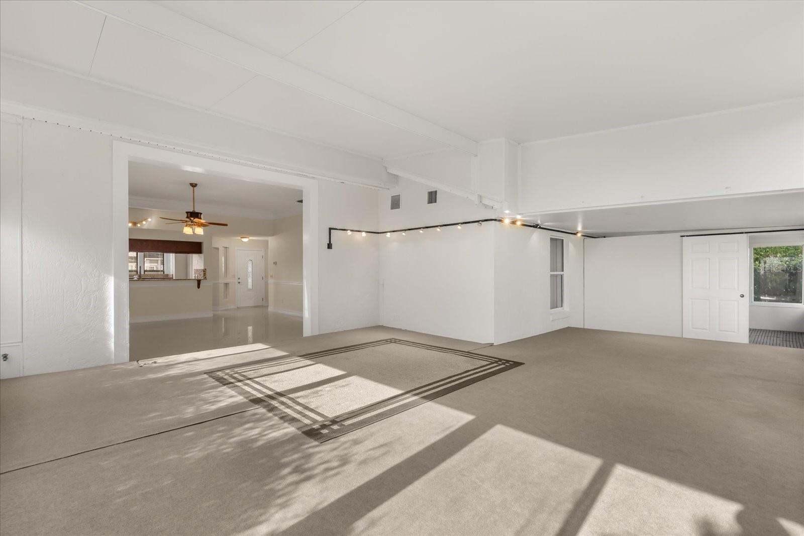 Image 11 of 37 For 5332 Dorrington Lane