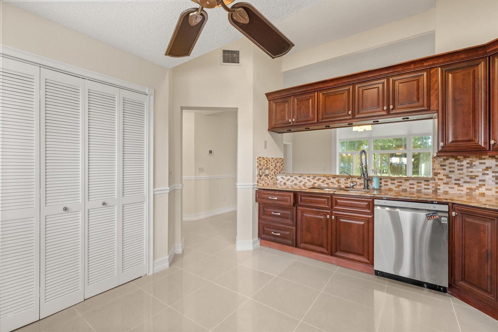 Image 13 of 37 For 5332 Dorrington Lane