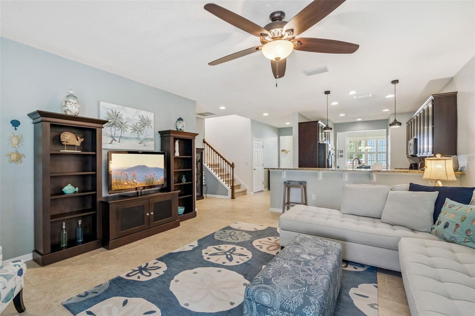 Image 10 of 41 For 525 Gunston Ct