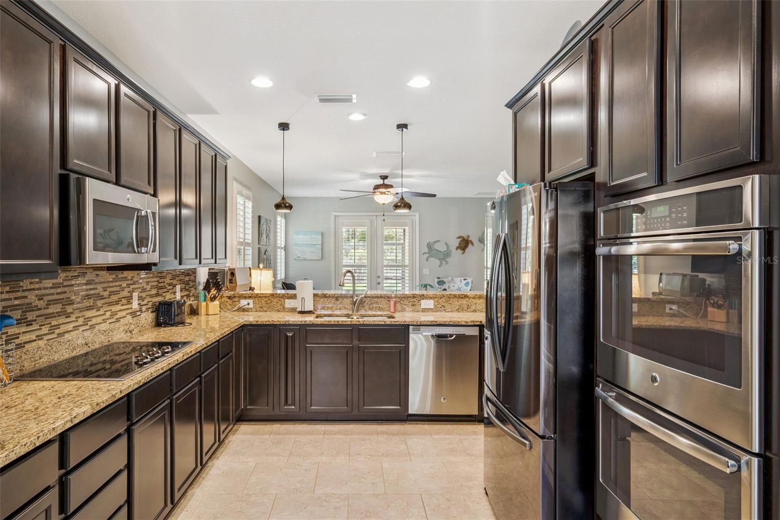 Image 6 of 41 For 525 Gunston Ct