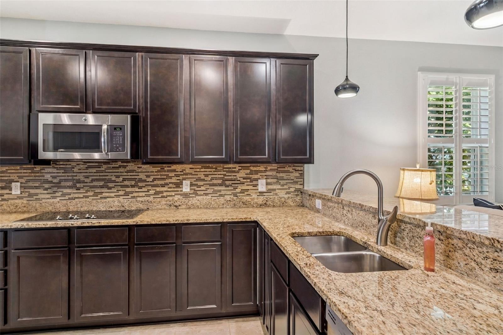 Image 8 of 41 For 525 Gunston Ct