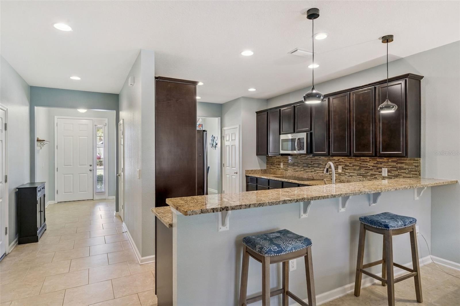 Image 9 of 41 For 525 Gunston Ct