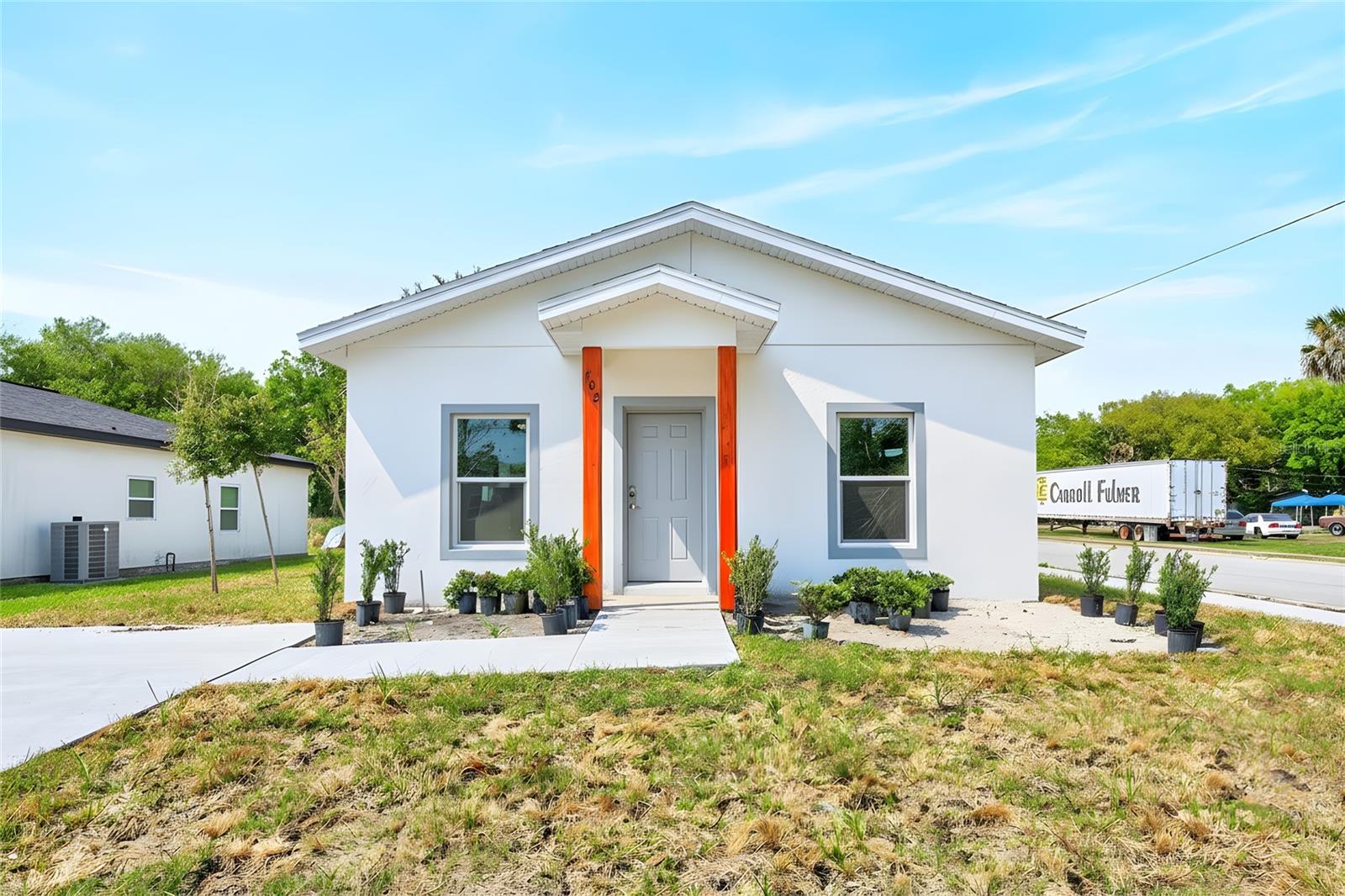 Image 17 of 23 For 702 Lucky Street