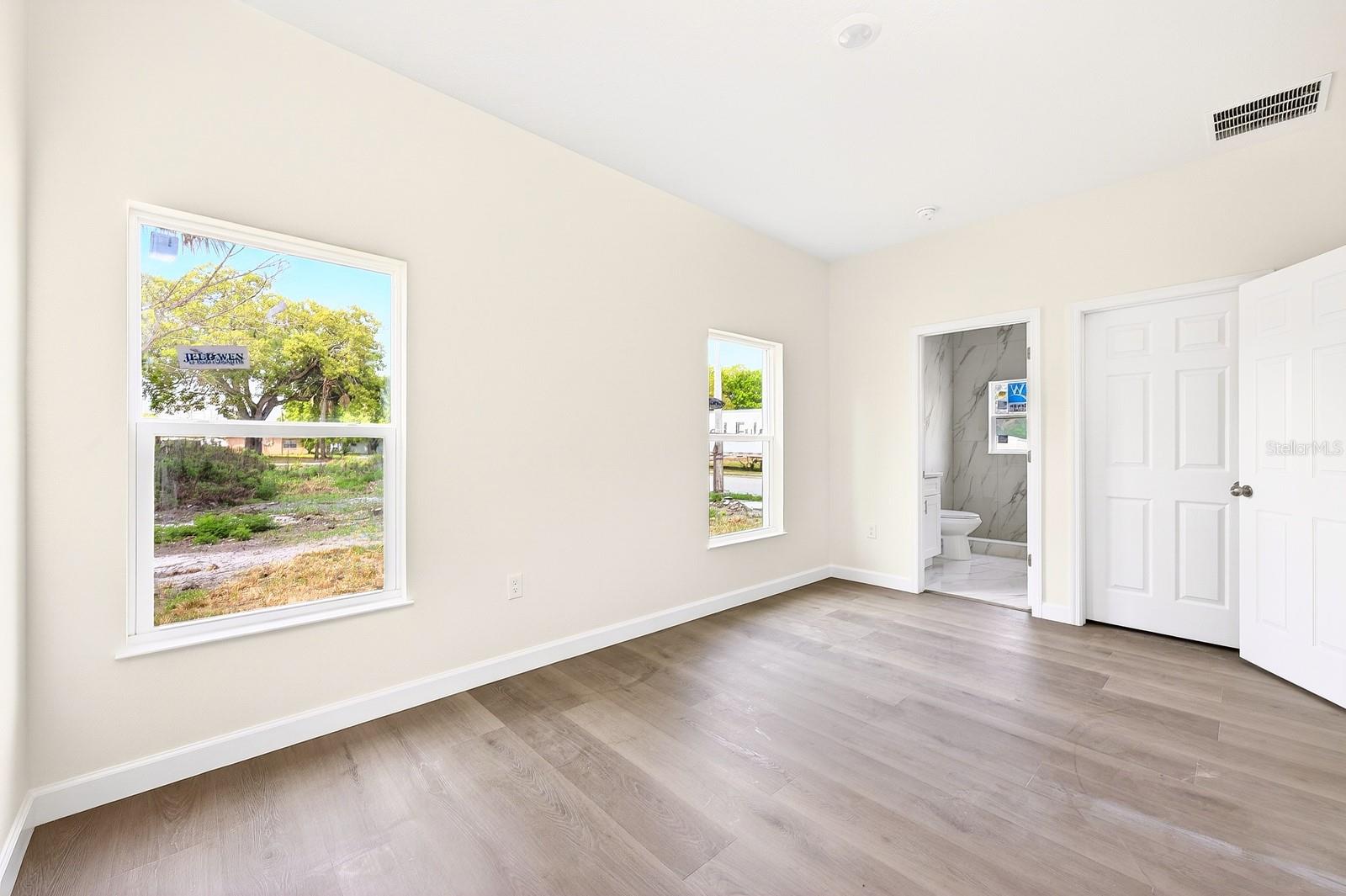 Image 20 of 23 For 702 Lucky Street