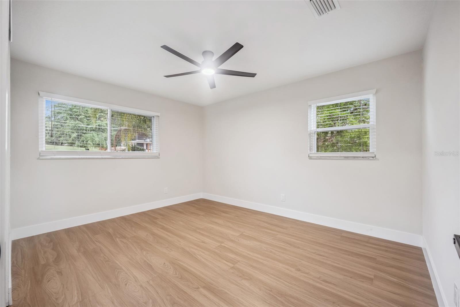 Image 22 of 43 For 1450 Hilltop Drive