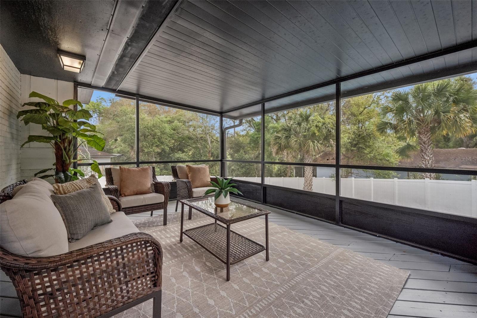 Image 29 of 43 For 1450 Hilltop Drive