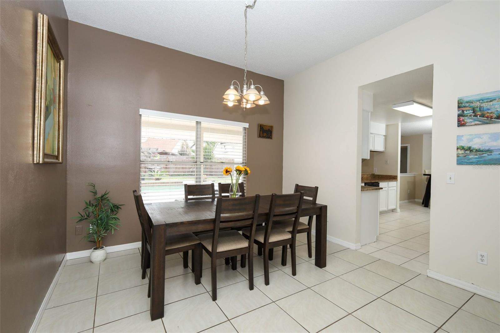 Image 19 of 48 For 705 Silversmith Circle