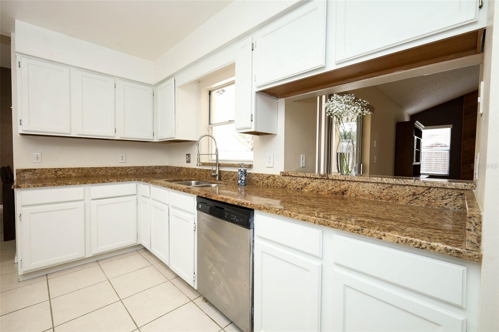 Image 22 of 48 For 705 Silversmith Circle