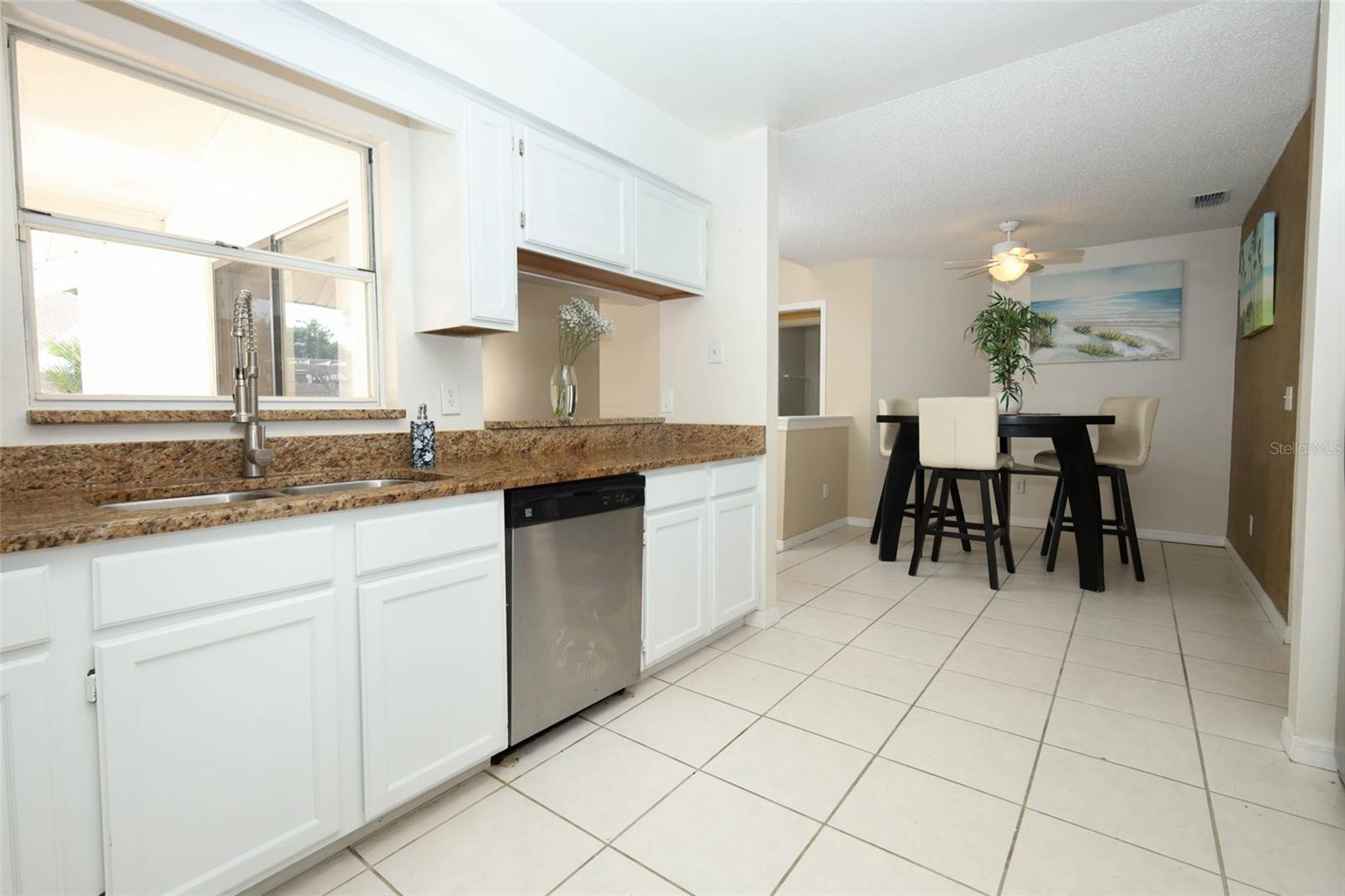 Image 23 of 48 For 705 Silversmith Circle