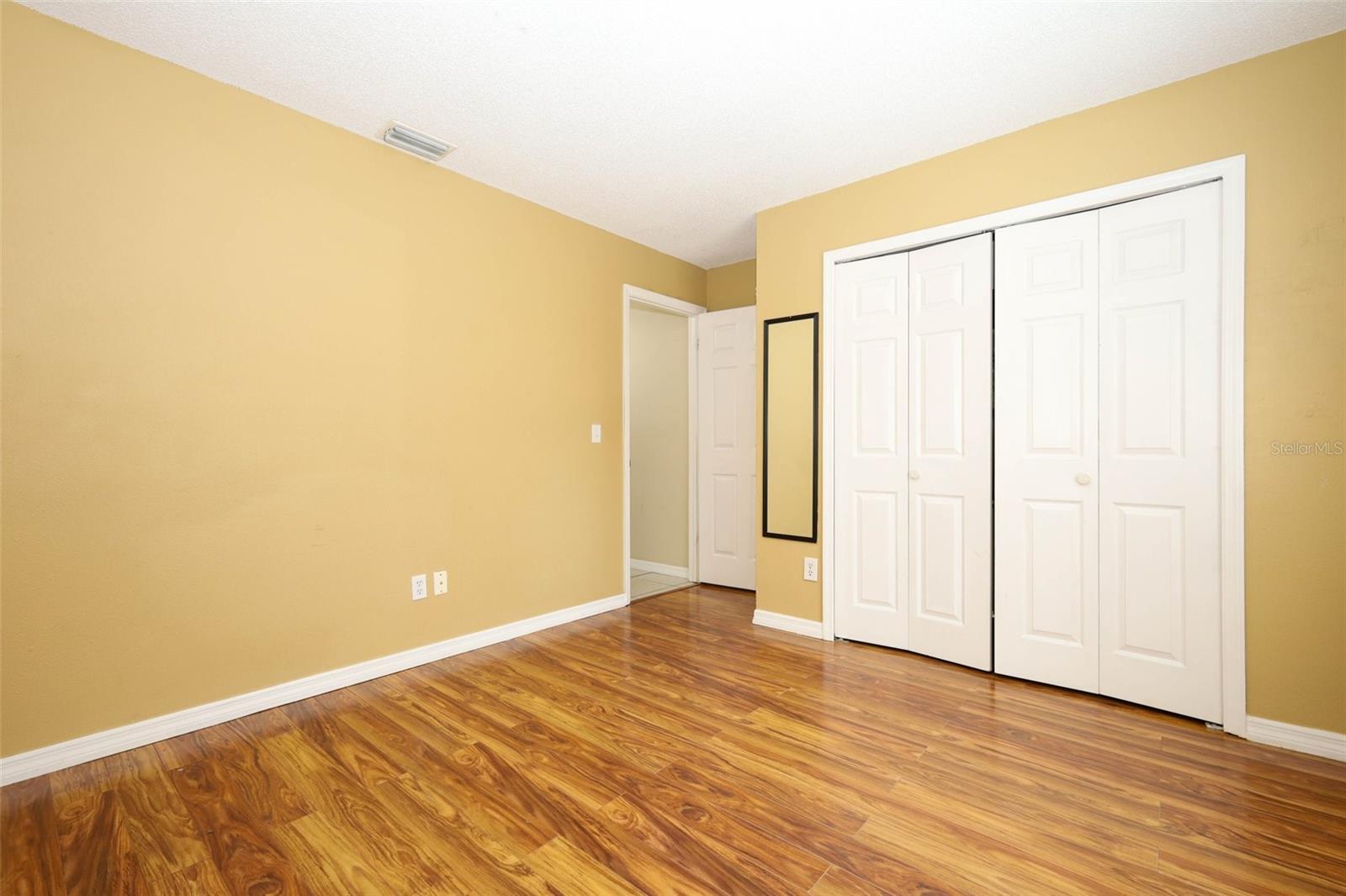 Image 33 of 48 For 705 Silversmith Circle