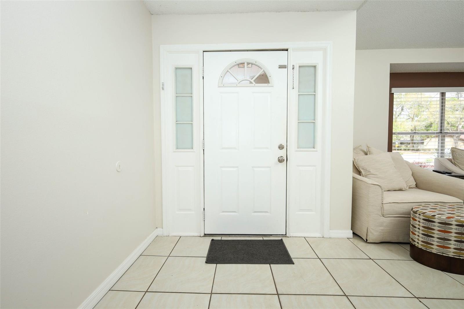 Image 4 of 48 For 705 Silversmith Circle