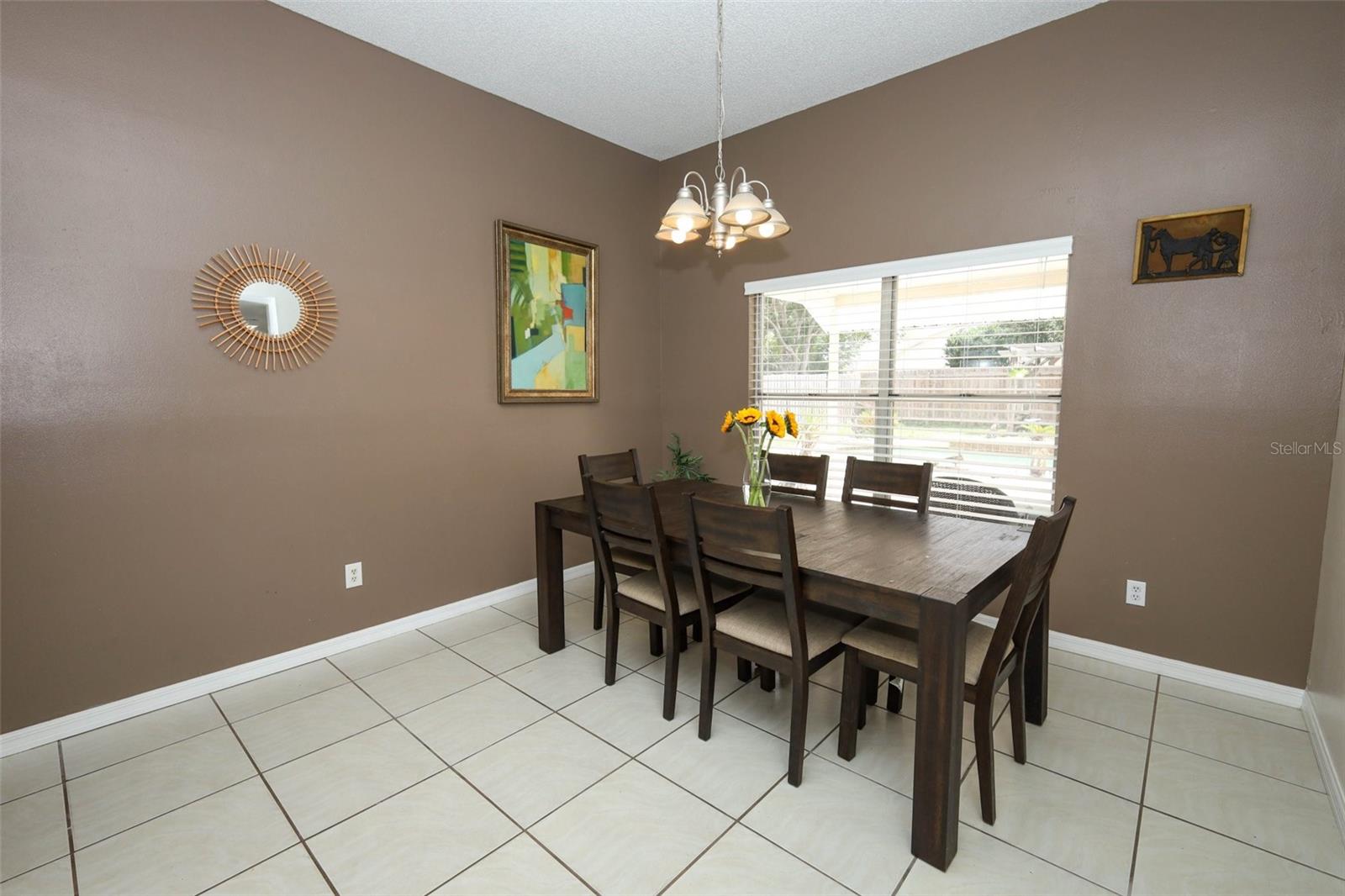 Image 8 of 48 For 705 Silversmith Circle